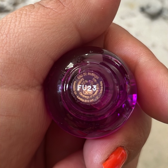 New Versace Dylan Purple mini 5 ml - Picture 3 of 3